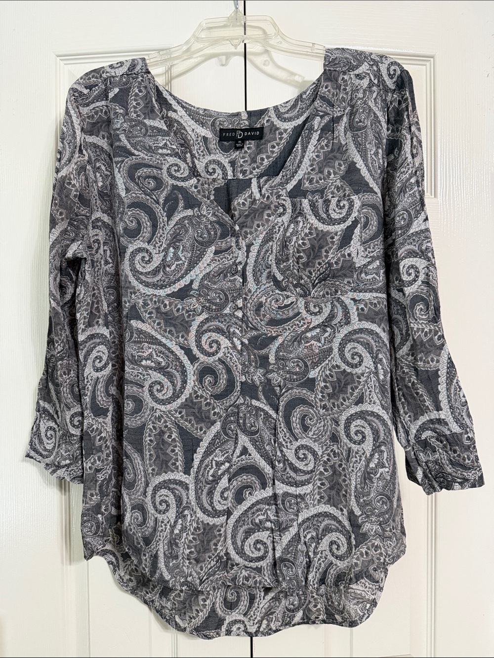 Fred David Blouse Size XL Gray & White Paisley Scoop-Neck Tunic